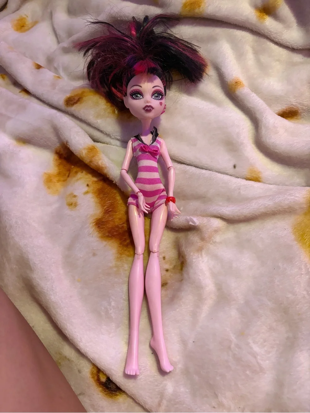 monster high Pink and Black Striped Fashion Doll - Draculaura